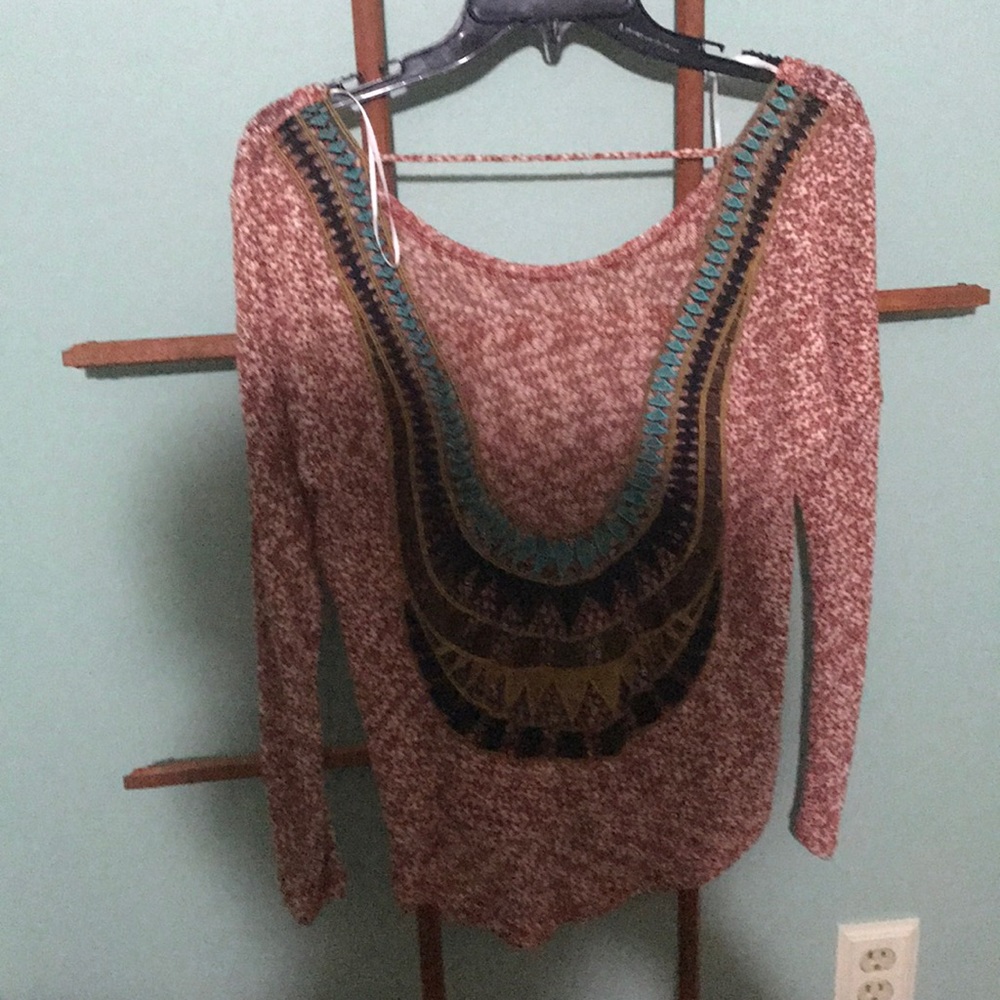 Red shirt - Picture 2 of 2